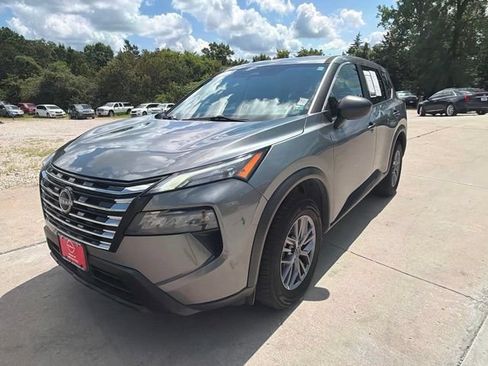 Used 2024 Nissan Rogue S AWD/4WD image 7