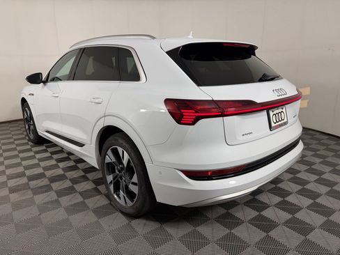 Used 2023 Audi e-tron Premium Plus w/ Premium Plus Package AWD/4WD image 3