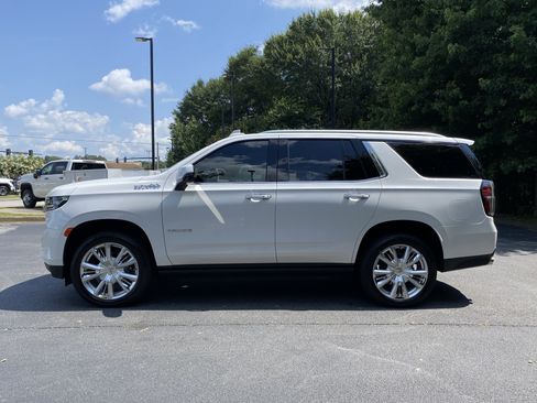 Used 2024 Chevrolet Tahoe High Country AWD/4WD image 6