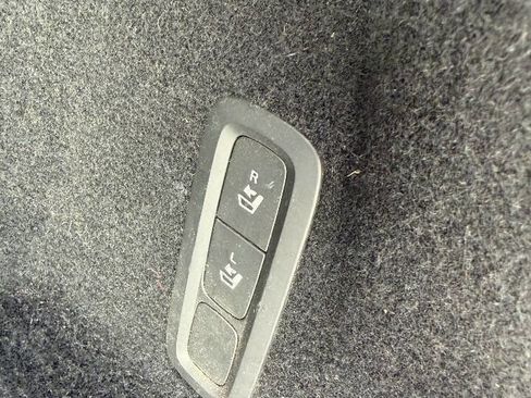 Used 2018 Volvo XC60 T6 Inscription w/ Convenience Package image 32