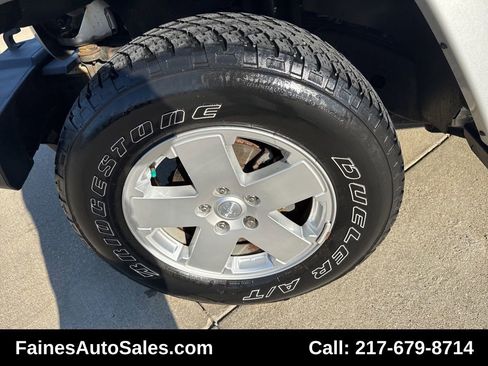 Used 2012 Jeep Wrangler Sahara w/ Dual Top Group image 33