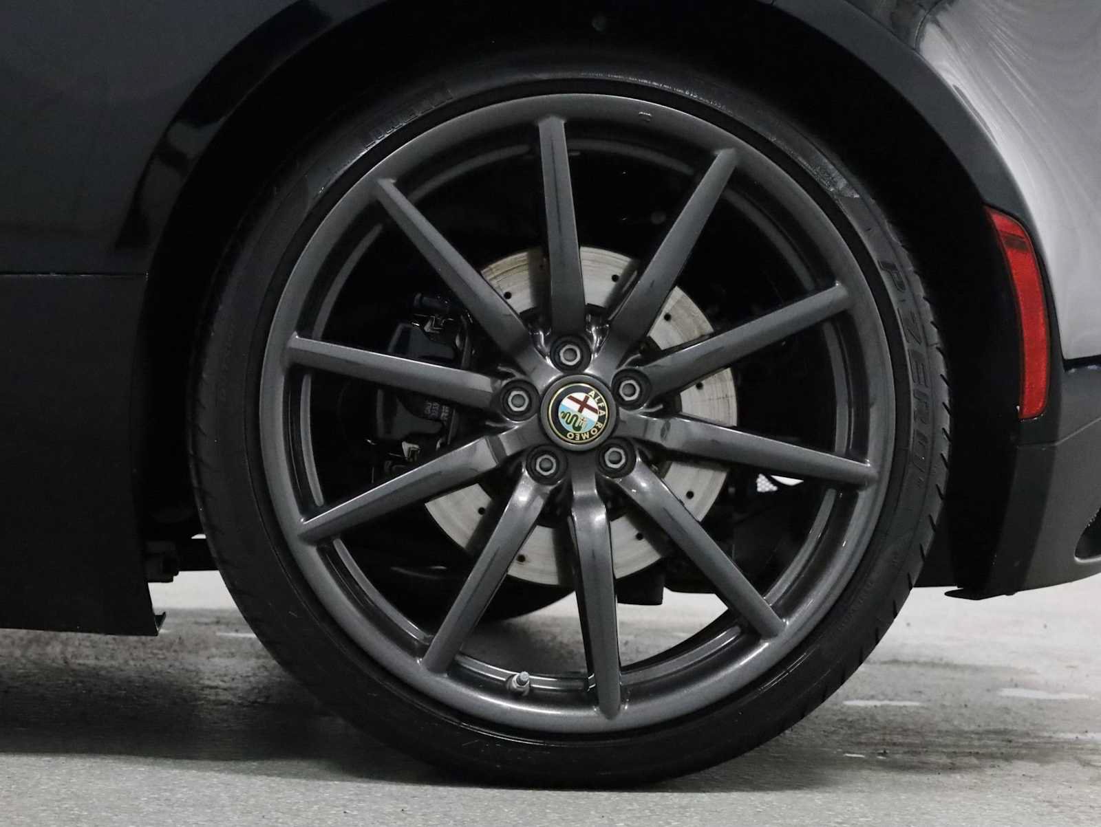 Used 2016 Alfa Romeo 4C Spider RWD image 31