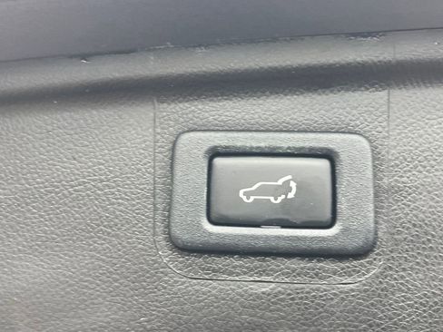 Used 2018 Subaru Outback 3.6R Limited AWD/4WD image 26