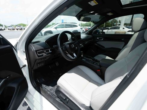 Used 2025 Honda Civic Sport Touring image 8