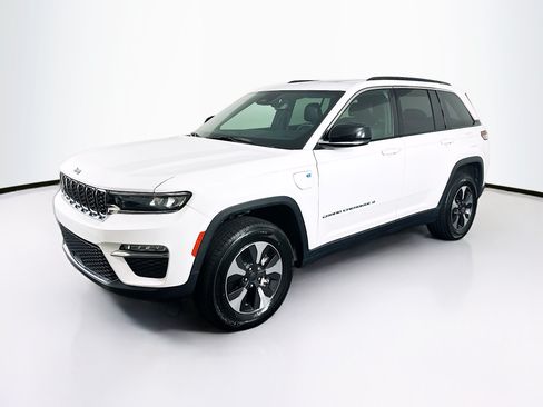Used 2024 Jeep Grand Cherokee Limited 4xe AWD/4WD image 3