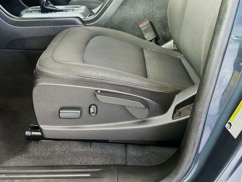 Used 2019 Chevrolet Colorado LT w/ LT Convenience Package image 22