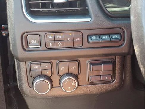 Used 2021 Chevrolet Tahoe Premier w/ Premium Package AWD/4WD image 21
