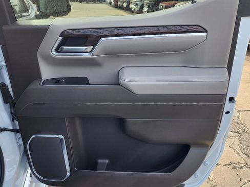 New 2026 GMC Sierra 1500 SLT w/ SLT Premium Plus Package image 40