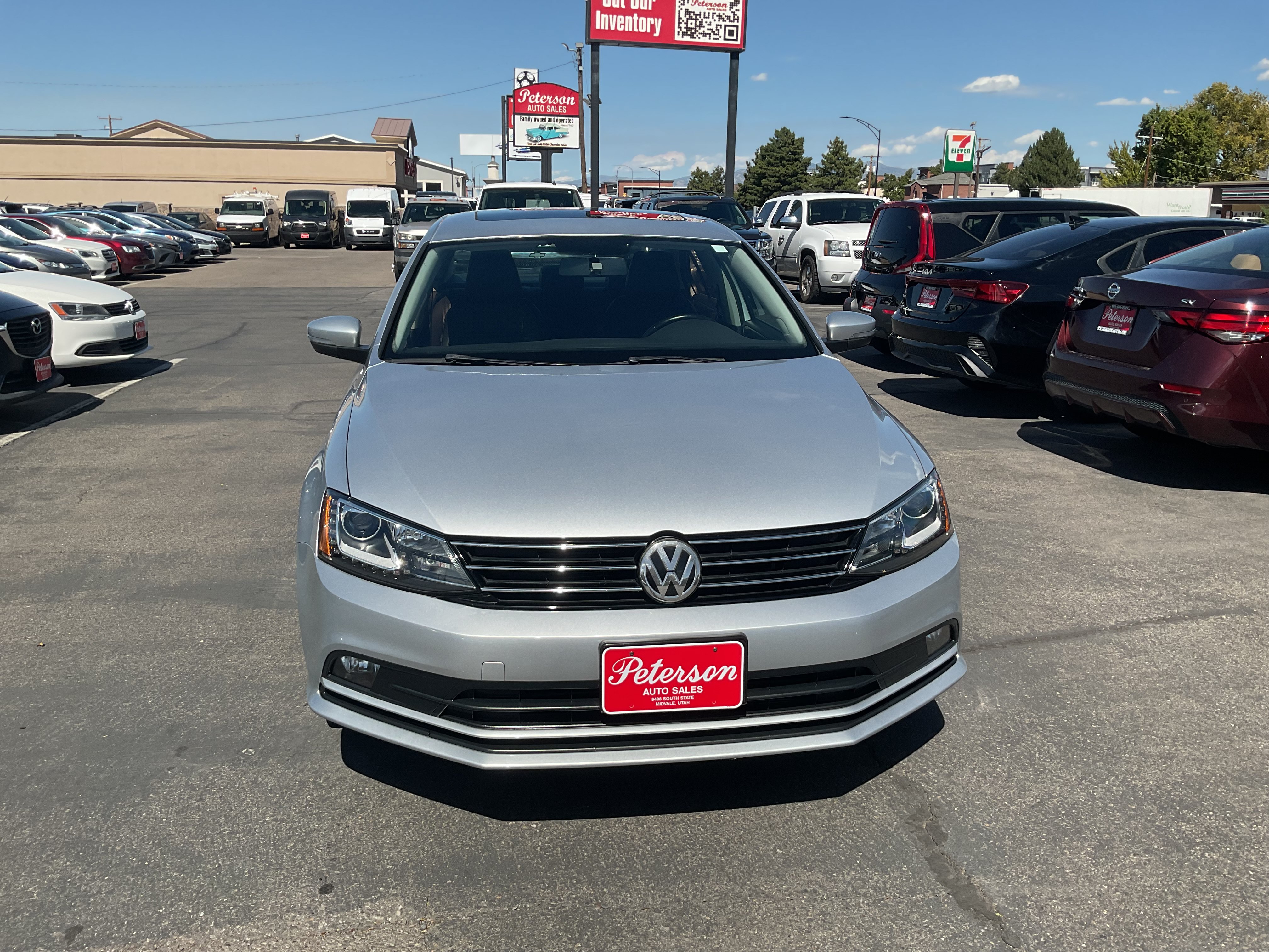 Used 2015 Volkswagen Jetta SE FWD image 3