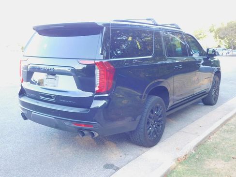 Used 2023 GMC Yukon XL Denali Ultimate AWD/4WD image 11