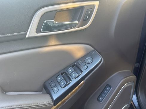 Used 2017 GMC Yukon Denali w/ Enhanced Security Package image 13