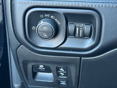 Used 2022 RAM 1500 Limited w/ Trailer Tow Group (B) image 32