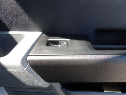 Used 2024 Ford F550 2WD Crew Cab Super Duty image 35