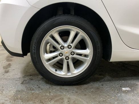 Used 2018 Chevrolet Cruze LT image 14