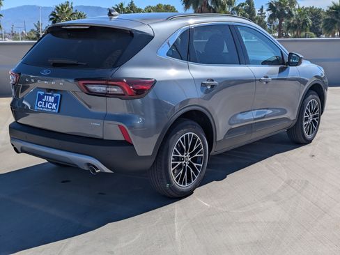 New 2026 Ford Escape SE image 2