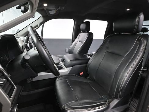 Used 2019 Ford F350 Lariat w/ Chrome Package image 25