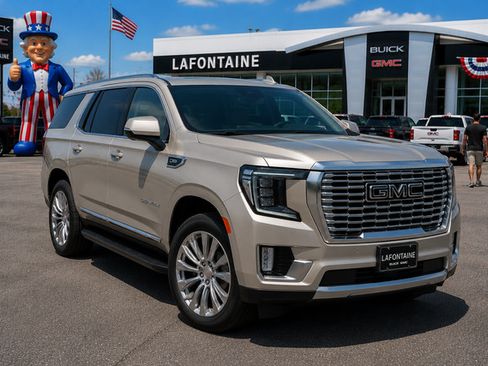 Used 2022 GMC Yukon Denali w/ Denali Ultimate Package AWD/4WD image 3