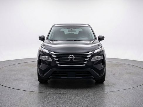 Used 2025 Nissan Rogue SV AWD/4WD image 2