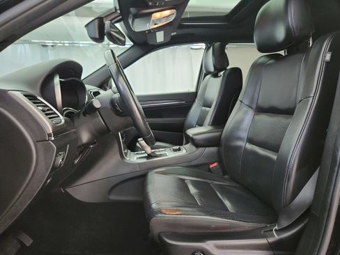 Used 2019 Jeep Grand Cherokee Limited AWD/4WD image 10