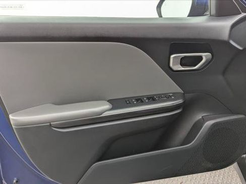 Used 2025 Kia K4 FWD image 13