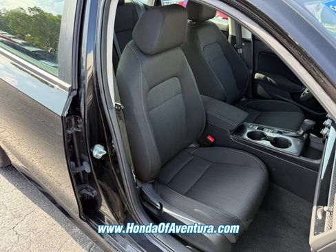 Used 2024 Honda Civic LX image 9