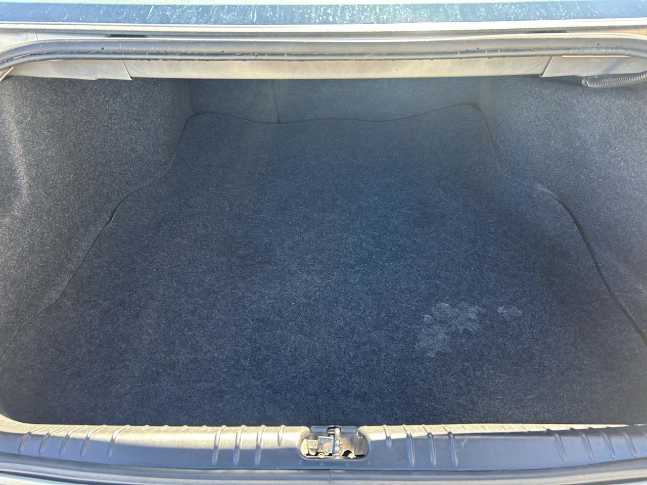 Used 2012 Chevrolet Impala LTZ FWD image 17