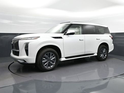 New 2026 INFINITI QX80 Pure image 3