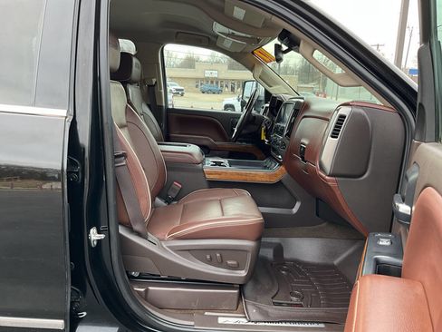 Used 2017 Chevrolet Silverado 3500 High Country w/ Duramax Plus Package image 29