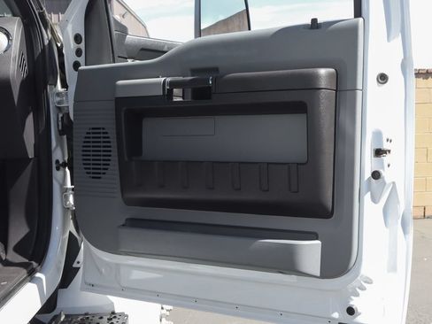 Used 2021 Ford F650 2WD Regular Cab Super Duty image 33