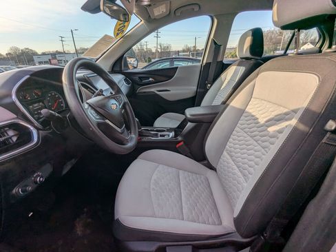 Used 2018 Chevrolet Equinox LS image 16