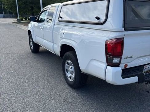 Used 2023 Toyota Tacoma SR w/ SR Convenience Package AWD/4WD image 2