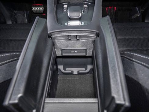 New 2026 Mercedes-Benz GLS 580 4MATIC image 26