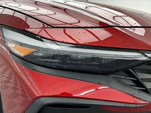 Used 2024 Hyundai Elantra SEL image 29