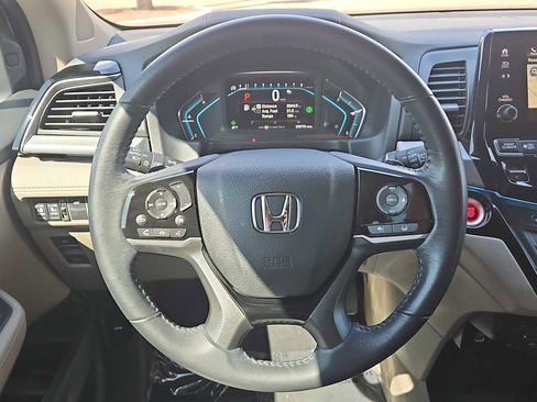 Used 2021 Honda Odyssey Touring image 11