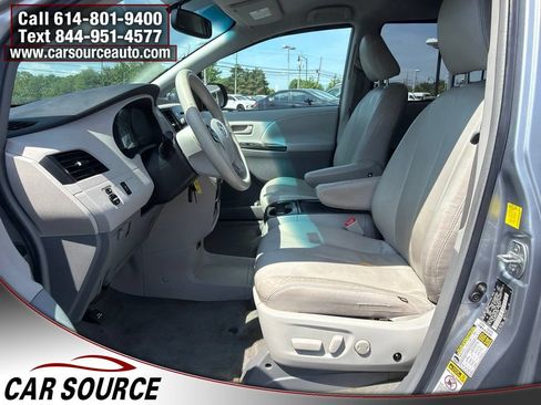 Used 2011 Toyota Sienna LE w/ Towing Pkg FWD image 14