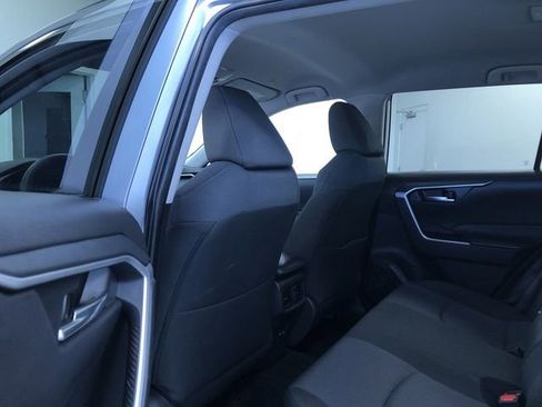 Used 2025 Toyota RAV4 XLE AWD/4WD image 20