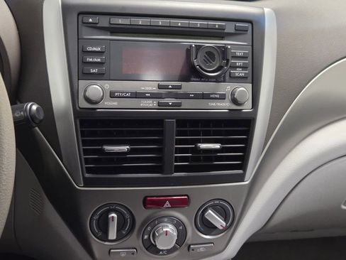 Used 2010 Subaru Forester 2.5X Premium image 2