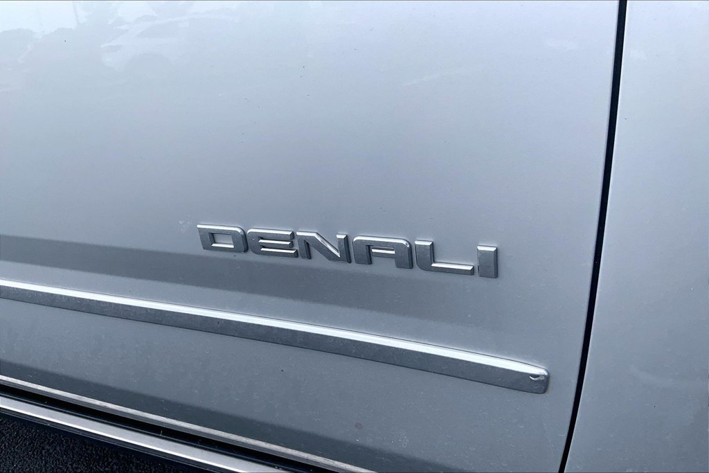 Used 2019 GMC Yukon Denali w/ Denali Ultimate Package AWD/4WD image 4