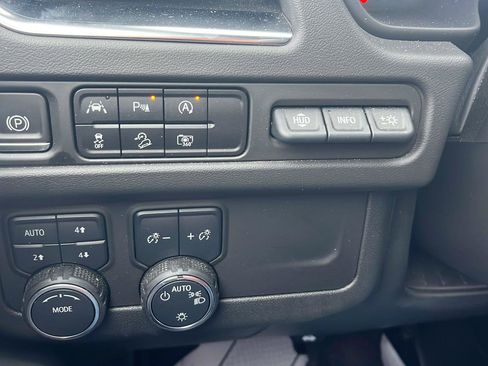 Used 2023 Chevrolet Tahoe Premier w/ Premium Package 2 image 13