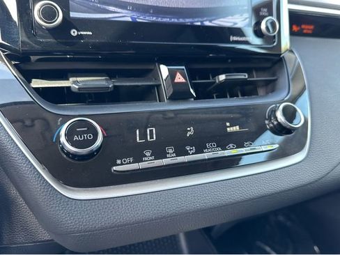 Used 2022 Toyota Corolla LE FWD image 23