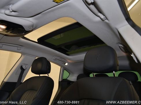 Used 2021 Maserati Levante image 13