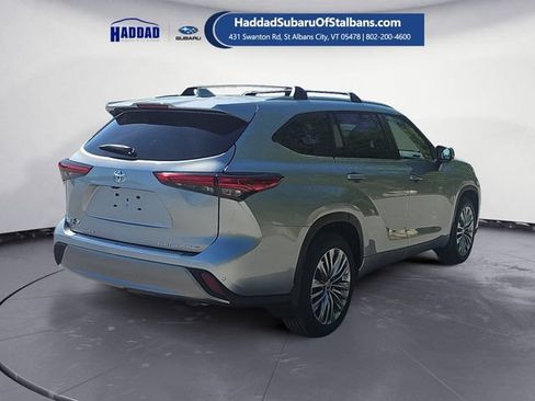 Used 2023 Toyota Highlander Platinum AWD/4WD image 5
