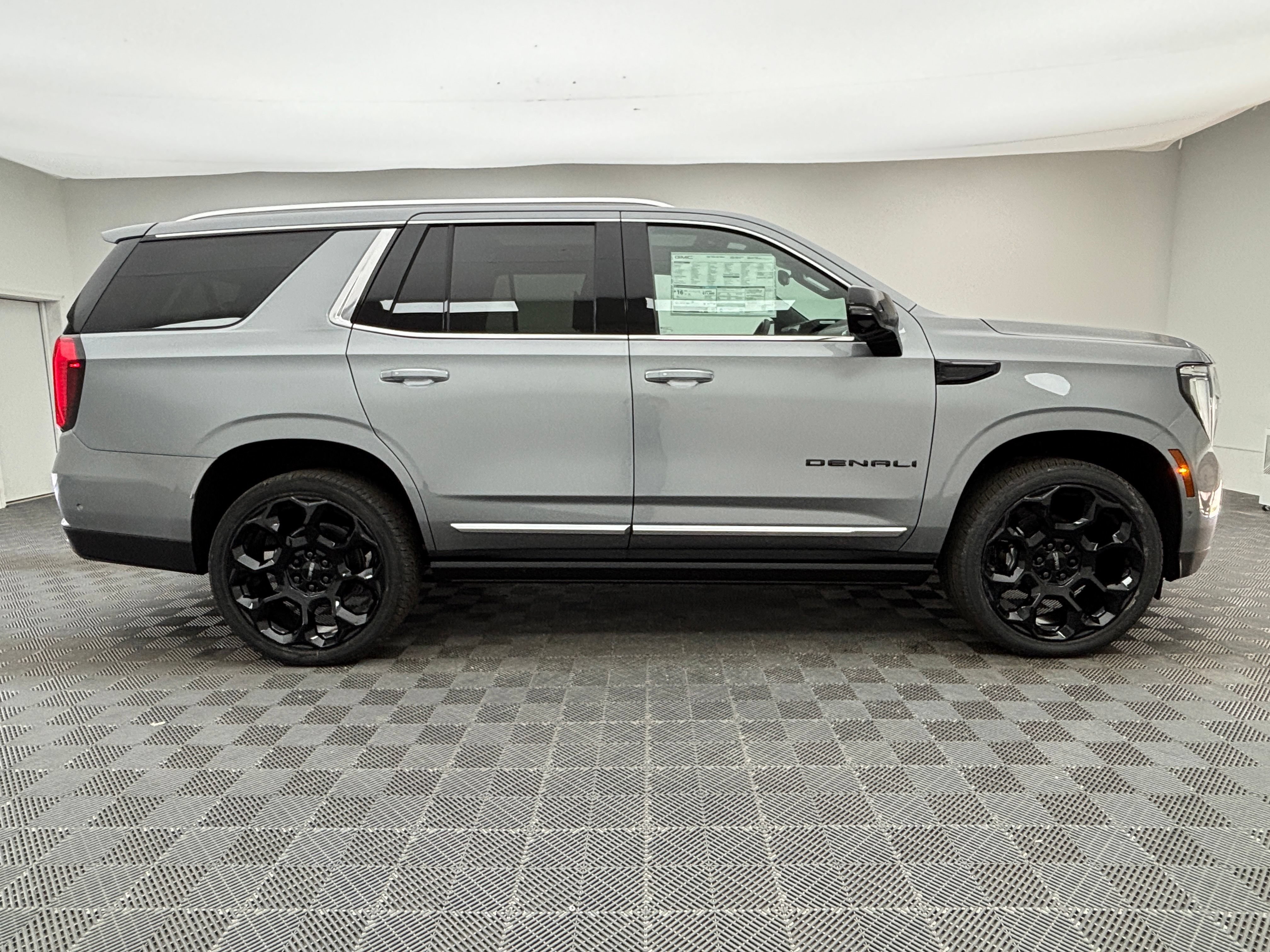 New 2026 GMC Yukon Denali w/ Denali Reserve Package AWD/4WD image 10