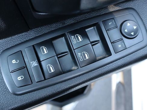 Used 2018 RAM 2500 Tradesman w/ Chrome Appearance Group image 27