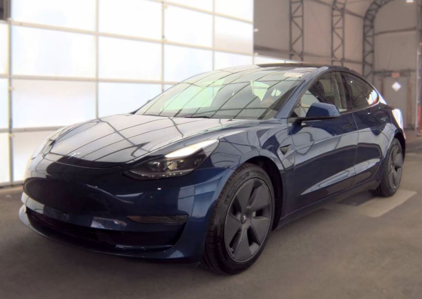 Used 2023 Tesla Model 3 Standard Range RWD image 1