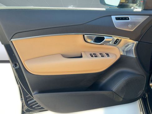 Certified 2024 Volvo XC90 B6 Ultimate w/ Lounge Package image 22