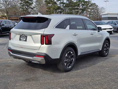 New 2026 Kia Sorento S image 8