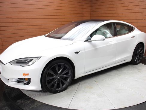 Used 2020 Tesla Model S AWD image 8