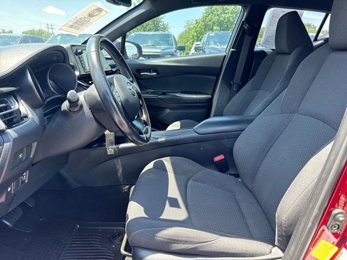 Used 2018 Toyota C-HR XLE FWD image 19