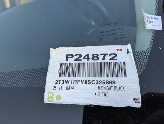 Used 2025 Toyota RAV4 XLE FWD image 34